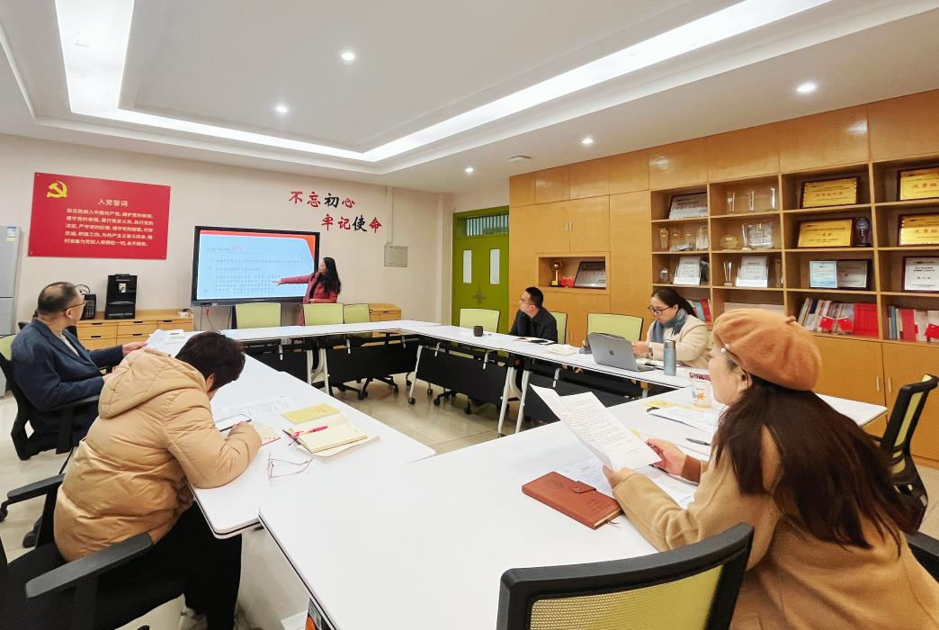 国产a片
党委理论学习中心组...